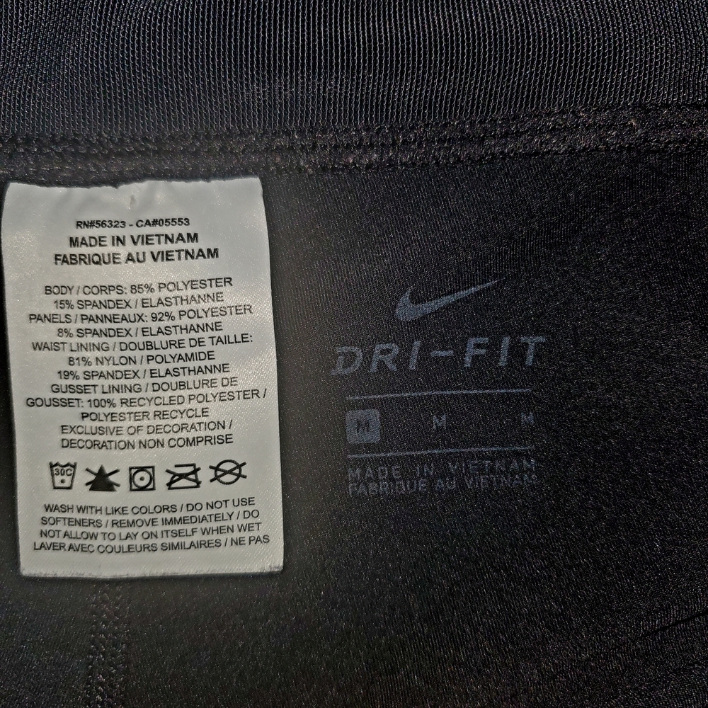 Nike Black Sports Bra and Leggings Set - Picture 6 of 13